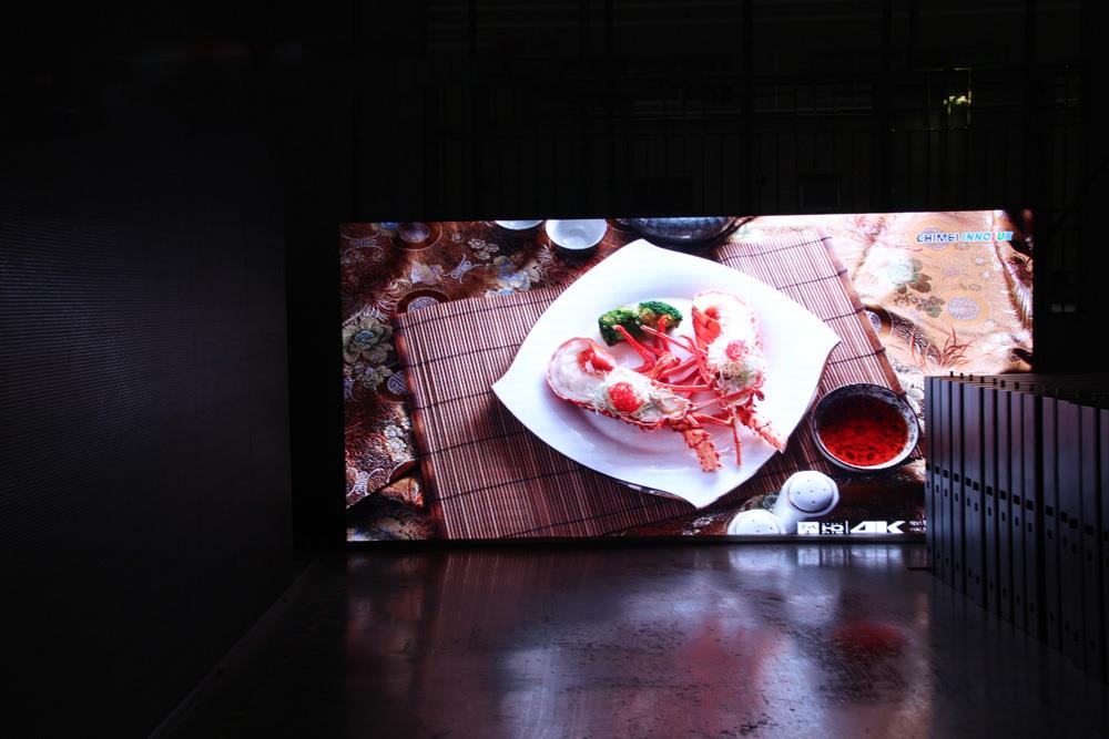 P4.81 outdoor LED wall display screen.