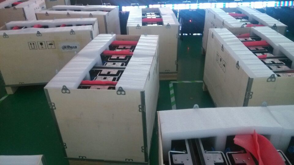 LED Packed by Wooden Case.jpg